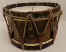Tambour ancien peau abimée, avec baudrier cuir