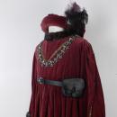 Tenue de dignitaire royal, vendue en 48 h