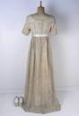 Robe brodée et perlée, avec ses chaussons