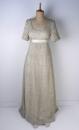 Robe brodée et perlée, avec ses chaussons