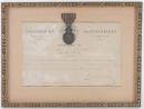 Medaille de Sainte-Hélène avec son diplôme, encadrée