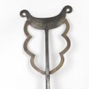 Hache(?) ou porte enseigne(?) Chinoise type 1