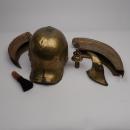 Lot de cuivreries pour casques