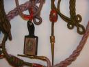 Lot 17 fourragères + 14 insignes
