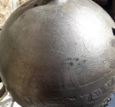 Lot kulah khud (belle copie ancienne) + talwar (pièce d'époque)