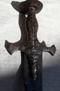 Lot kulah khud (belle copie ancienne) + talwar (pièce d'époque)