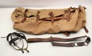Lot tous en selle: ceinturon de cavalerie, porte manteau + paire d'éperons WWI