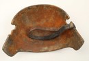 Lot: ceux d'en face. Gourde d'époque+ plaque de renfort de stahlhelm+ livre souvenir 