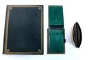 Portefeuille/écritoire en cuir style Empire bordé de gravure dorée au fer, avec tampon et porte carnet