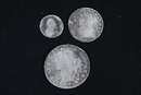 3 pièces en argent du règne de Louis XV, Écu de 1767, 1/2 Écu de 1738, 1/12 d'Écu de 1732 
