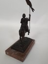 Lot Jeanne d'Arc: statuette + missel + 10 boutons 