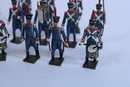 11 figurines CBG Infanterie légère avec uniforme gris clair, dont tambours, porte drapeau, et officier.