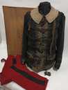 Pelisse et culotte de général WWI, fortement  mitées, ayant appartenu au Général Reveilhac, dans sa boîte d'époque.