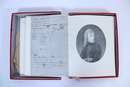 Napoléon. Ensemble de 87 documents sous coffret de velours rouge. Club français du livre 1955. Vendu en 24 h