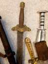 Lot de 6 couteaux Afrique et divers + un fourreau