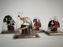 Rare lot de  25 casques miniatures Del Prado + 1 casque sur support en marbre vert
