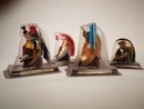 Rare lot de  25 casques miniatures Del Prado + 1 casque sur support en marbre vert