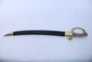 Sabre briquet, marqué VERSAILLES, avec fourreau neuf. Poinçons Empire sur garde (1807-1809)