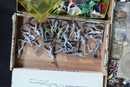 Lot de pièces détachées essentiellement en métal pour figurines, bustes, bras, jambes, têtes diverses, chevaux.