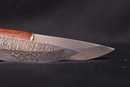 Couteau scandinave puukko à lame en wootz ou en damas, poignée bois et fourreau cuir. Forge artisanale.