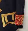 Veste de pirate brodée sur le col et les manches. Prix sans chemise, ni chapeau