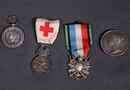 Lot de décorations second Empire. Crimée, secours aux blessés miltaires, vétérans et une copie de médaille du Mexique.
