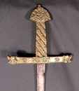 Épée dans le style de celle de Charlemagne. Copie de théâtre ancienne.