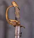 Sabre d'officier du régiment de grenadiers du roi Guillaume 1, Prusse, à clavier fixe. Fusée monogrammée.