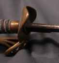 Sabre d'officier du régiment de grenadiers du roi Guillaume 1, Prusse, à clavier fixe. Fusée monogrammée.