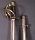 Sabre de cuirassier modèle an XIII, pointe dans le prolongement de la lame. Belle pièce d'époque.