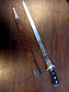 Dague de vènerie XVIII ème, garnitures en argent, superbe lame bleuie dorée.