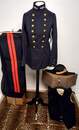 Habit de grand uniforme de polytechnique, comprenant veste, culotte, gilet, et bicorne dans sa boite d'origine