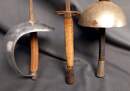 Hommage à l'escrime ancienne. Lot 3 armes et masque