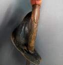 Lot de 2 sabres, dont un prussien pour l'escrime au sabre. En l'état.