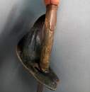 Lot de 2 sabres, dont un prussien pour l'escrime au sabre. En l'état.
