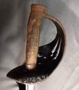 Lot de 2 sabres, dont un prussien pour l'escrime au sabre. En l'état.