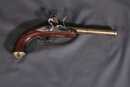 Pistolet Pedersoli pour le tir, à silex, type Queen Ann. Finition canon LAITON. SPECIAL PIRATE