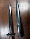 Lot de 3 baionettes dont une avec fourreau. Vente aux mineurs interdite