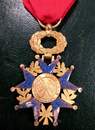 Lot Légion d'Honneur 3 ème republique. Copie de plaque de Grand Coix et croix d'officier uniface. Pour théâtre et spectacle