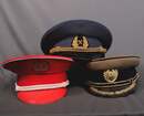 Lot de 3 casquettes Europe de l'Est, antérieures à la chute du rideau de fer