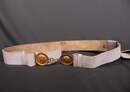 Ceinturon ancien en buffle blanc avec gousset porte épée/sabre fermé par des plateaux à têtes de Méduse.