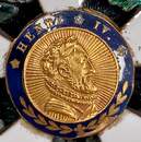 Lot Légion d'honneur- Monarchie de Juillet 1830/1848: Médaille de chevalier + 3 ème Rep: 3 insignes de boutonnière et 2 barrettes de rappel.