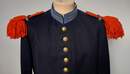 Uniforme, Grande Tenue, d'élève officier de Saint Cyr. Veste avec épaulettes rouges, culotte et shako complet.