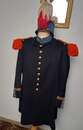 Uniforme, Grande Tenue, d'élève officier de Saint Cyr. Veste avec épaulettes rouges, culotte et shako complet.