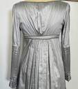 Robe de soie grise avec réticule