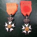  2 Croix de chevalier de la Légion d'Honneur. Second Empire. 40 x 40 mm. A restaurer