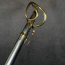 Sabre d'officier de cavalerie légère à la chasseur, Empire/restauration. Lame bleuie et dorée. Fourreau à garnitures laiton