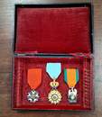 Coffret aux 3 ordres napoléoniens. Légion d'Honneur, Ordre de la Réunion, Couronne de Fer. Un seul exemplaire disponible