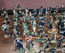 Rare lot de 89 figurines en étain peint: 49 