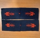WWI. Paires de foudres d'état major brodées rouge sur laine marine foncée. Stock très limité 